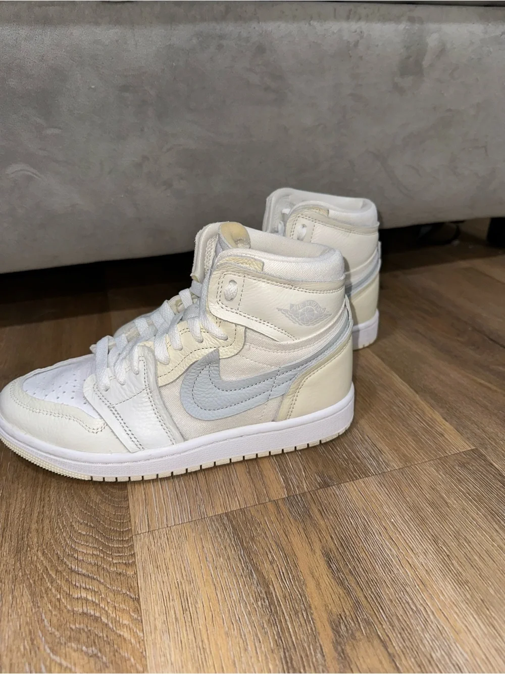 Wmns Air Jordan 1 MM High 'Coconut Milk' (Style Code: FB9891-100)